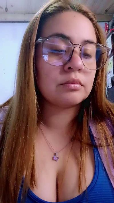 Giulicurvy live cam on Cam4