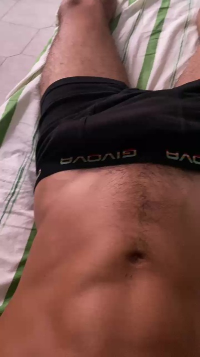 GiuseBo7 live cam on Cam4
