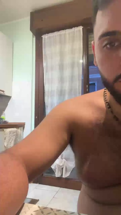 Giuseppe997 live cam on Cam4