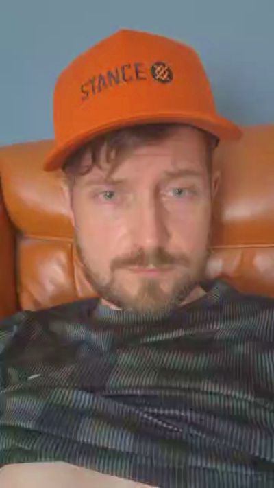 GiveItaGo live cam on Cam4