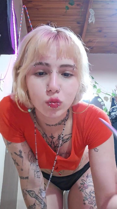 Gl0w live cam on Cam4