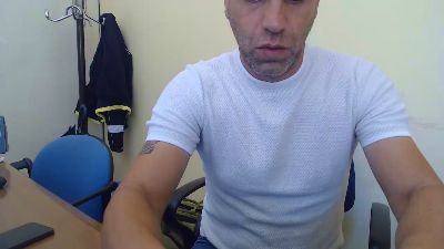 Gladiatore_69 live cam on Cam4