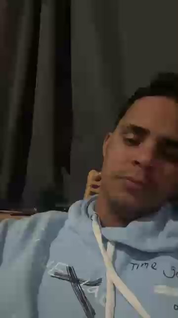 Gleisoooon live cam on Cam4