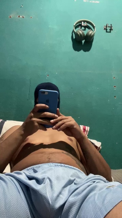 Gleisoooon live cam on Cam4