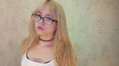 GlennisGrensky live cam on Cam4