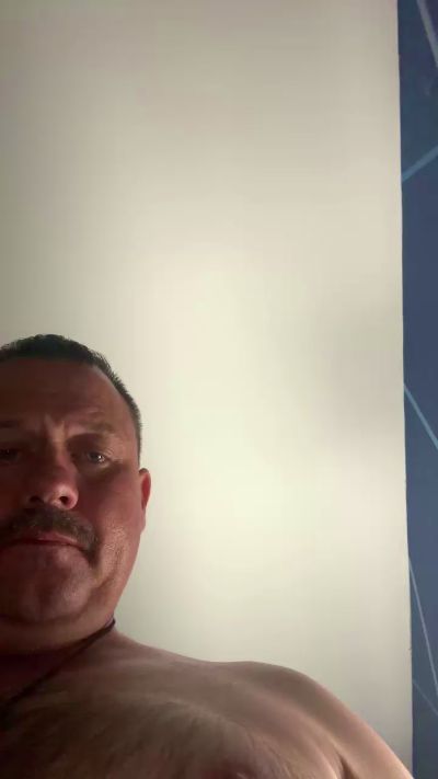 Gmoney69 live cam on Cam4