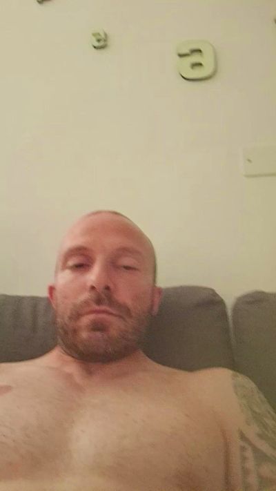 Gnaro90 live cam on Cam4