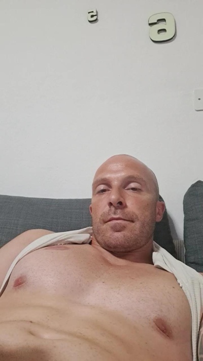 Gnaro90 live cam on Cam4