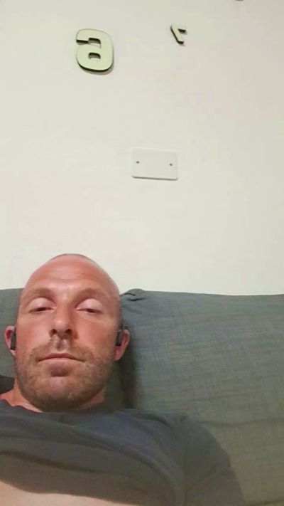 Gnaro90 live cam on Cam4