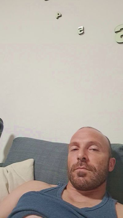 Gnaro90 live cam on Cam4
