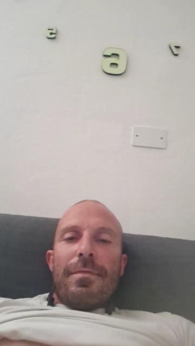 Gnaro90 live cam on Cam4