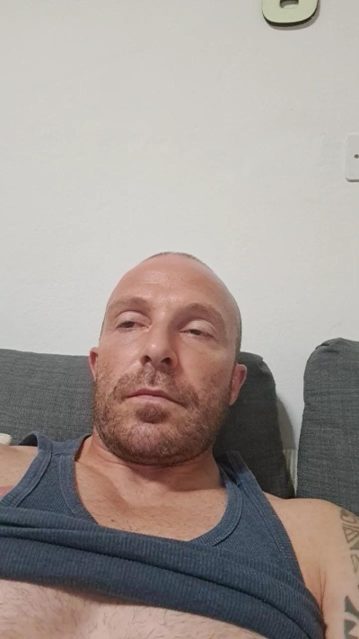 Gnaro90 live cam on Cam4