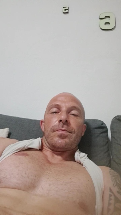 Gnaro90 live cam on Cam4
