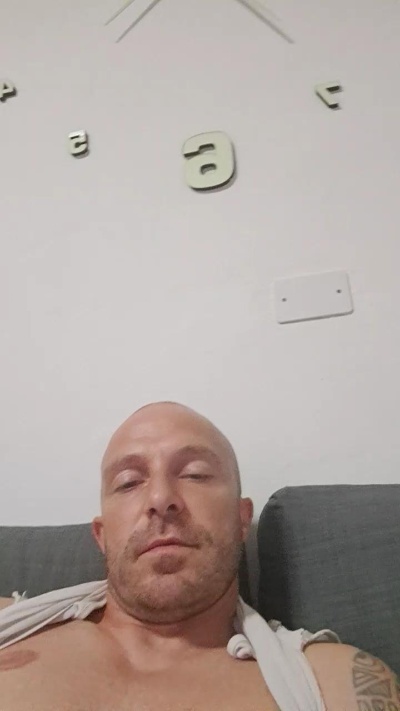 Gnaro90 live cam on Cam4
