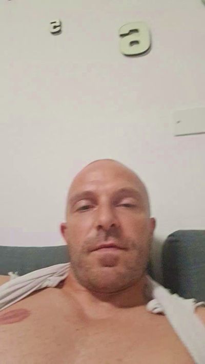 Gnaro90 live cam on Cam4