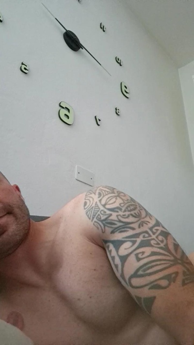 Gnaro90 live cam on Cam4