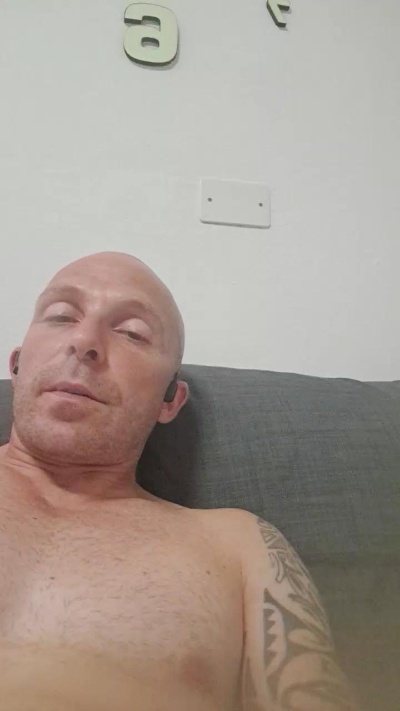 Gnaro90 live cam on Cam4