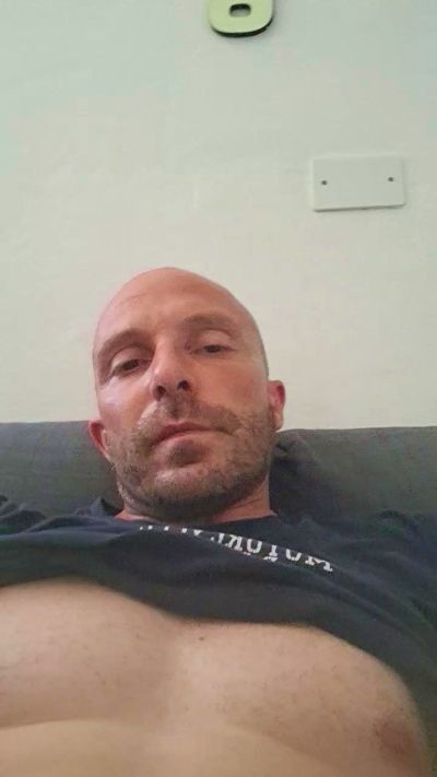 Gnaro90 live cam on Cam4