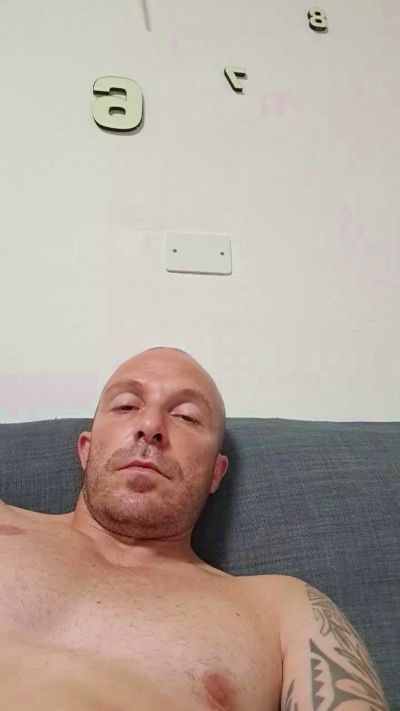 Gnaro90 live cam on Cam4