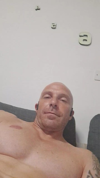 Gnaro90 live cam on Cam4