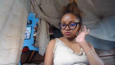 Goddess7_77 live cam on Cam4