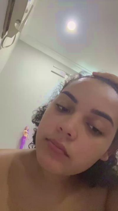 GoddessDona live cam on Cam4