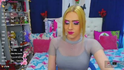 Golden_girl01 live cam on Cam4