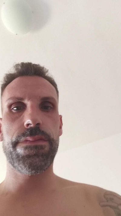 Gorka91hf9 live cam on Cam4