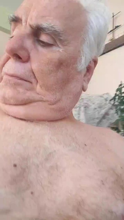 Gr_2222 live cam on Cam4