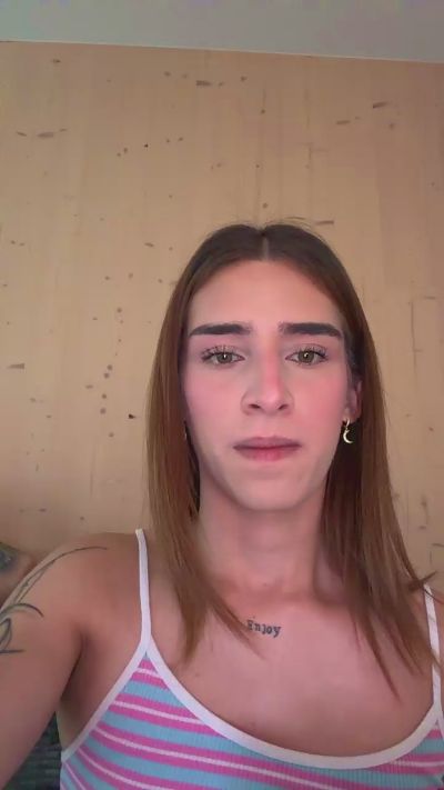 Grac3 live cam on Cam4