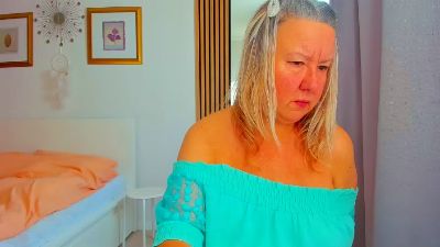 GraceNicole live cam on Cam4
