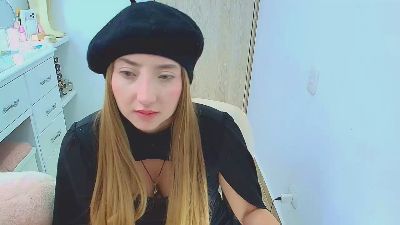 Graceledomas_1 live cam on Cam4