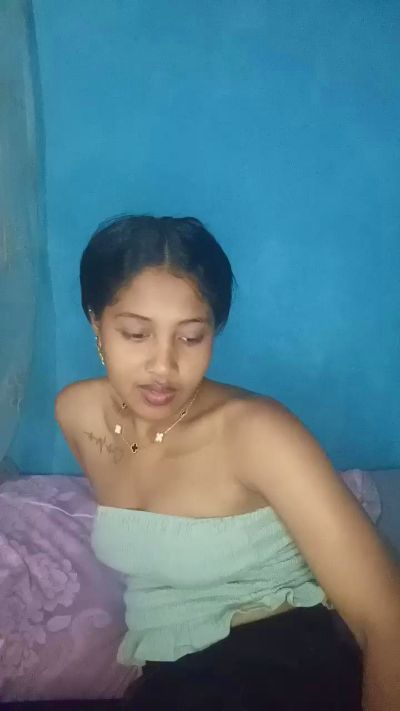 Gracia01 live cam on Cam4