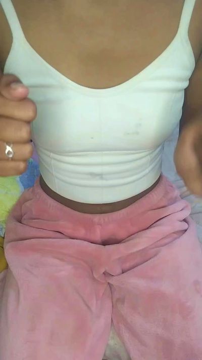 Gracia01 live cam on Cam4