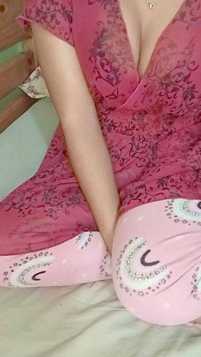 Gracia01 live cam on Cam4