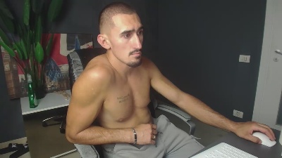 GradyCruz live cam on Cam4