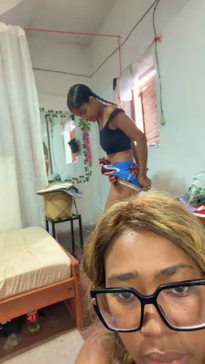 Grazi0241 live cam on Cam4