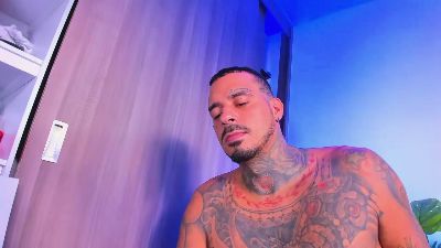 Greatpig_25 live cam on Cam4