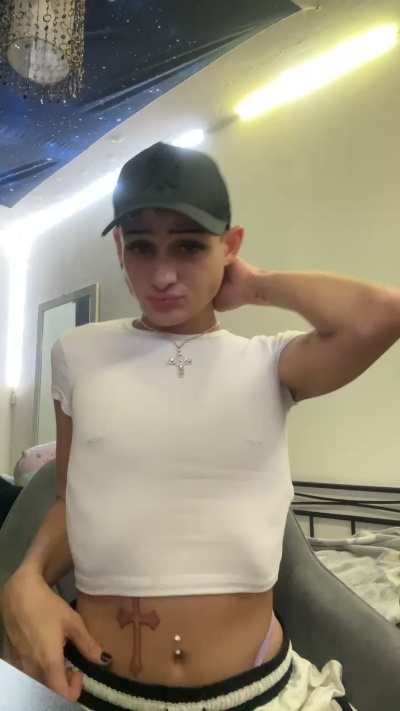 Greenbaby live cam on Cam4