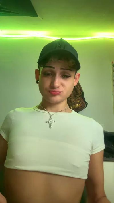 Greenbaby live cam on Cam4