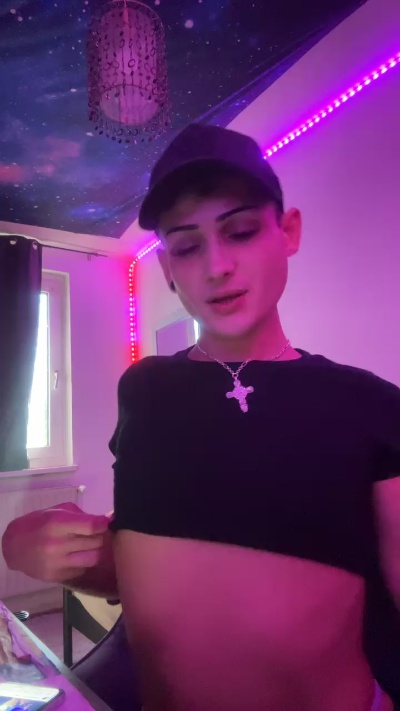 Greenbaby live cam on Cam4