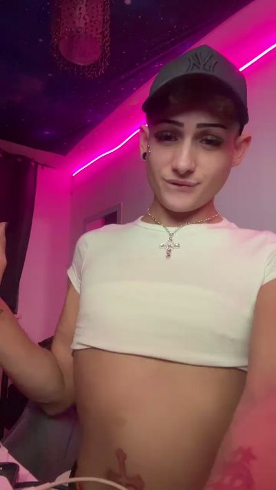 Greenbaby live cam on Cam4