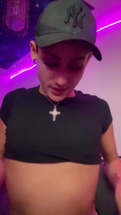 Greenbaby live cam on Cam4