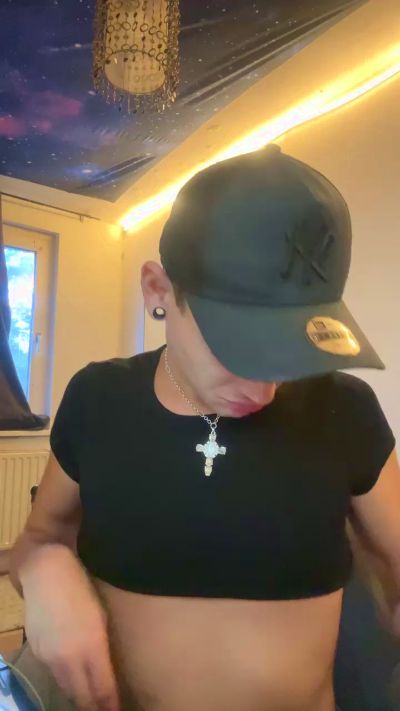 Greenbaby live cam on Cam4