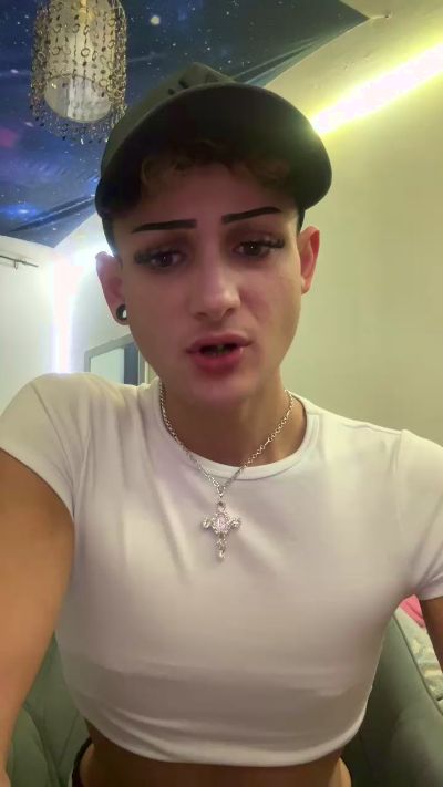 Greenbaby live cam on Cam4