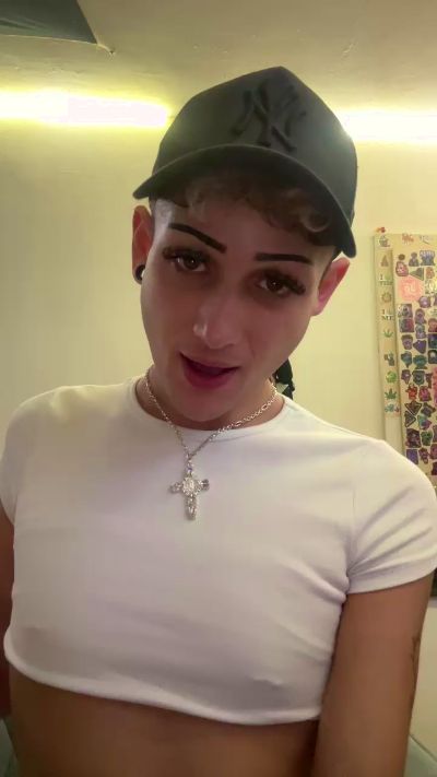 Greenbaby live cam on Cam4