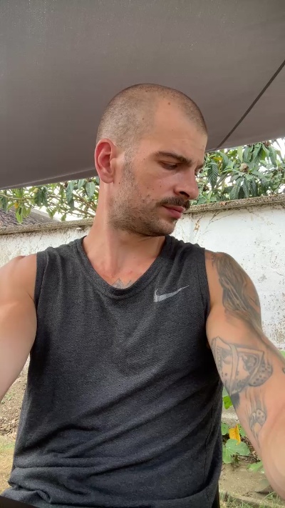 Greyoff live cam on Cam4