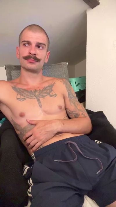 Greyoff live cam on Cam4