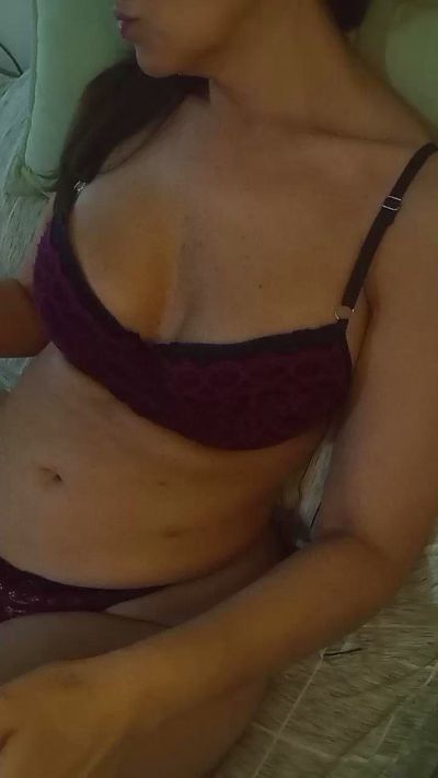 GuadaGatita live cam on Cam4