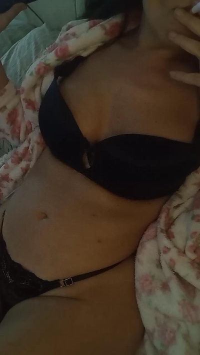 GuadaGatita live cam on Cam4